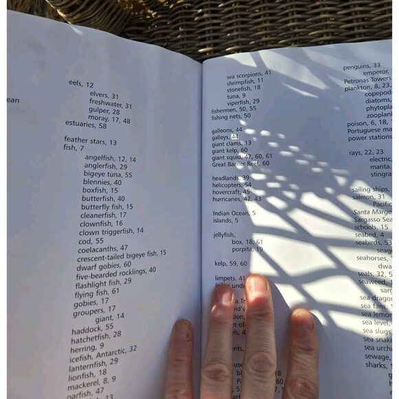 Usborne Internet Linked First Encyclopedia Lot 2 Books Science, Seas & Oceans - Picture 13 of 14